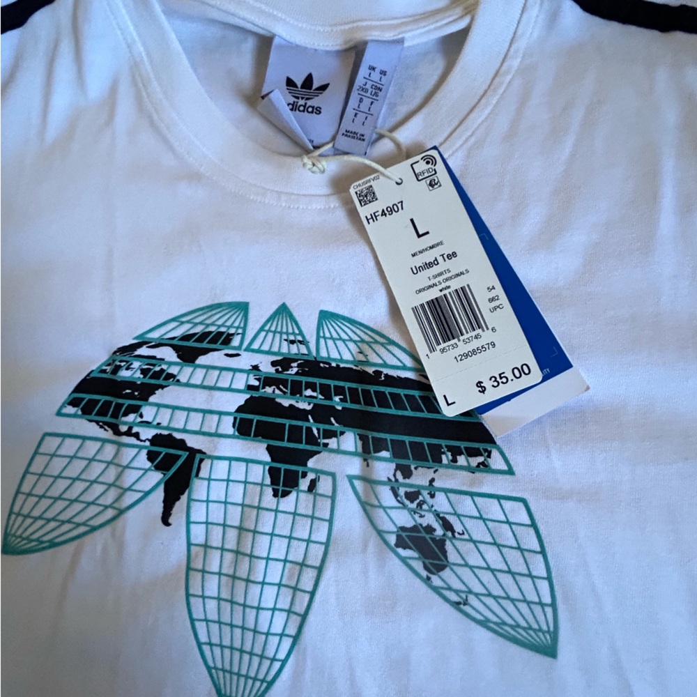 New size large adidas t shirt